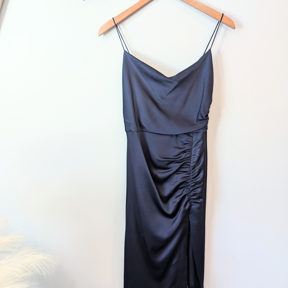 Alice + Olivia Blue Ruched Spaghetti Strap Midi Dress - Picture 2 of 12